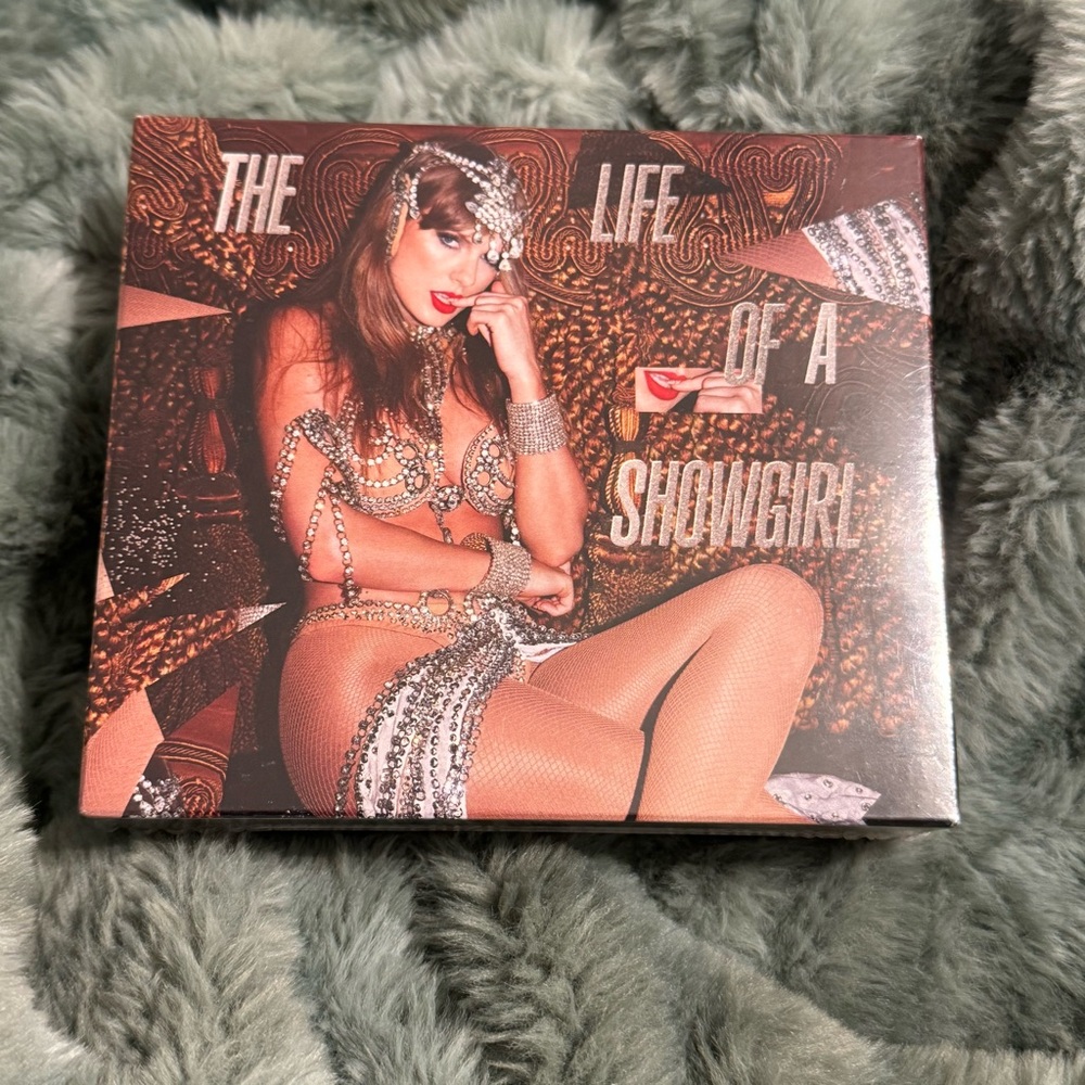 The Life of a Showgirl: It’s Beautiful Limited Edition Release Deluxe CD